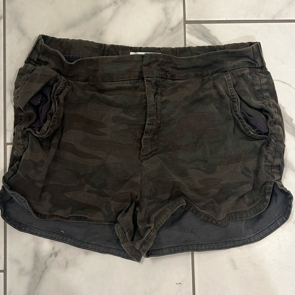 Level99 camo shorts